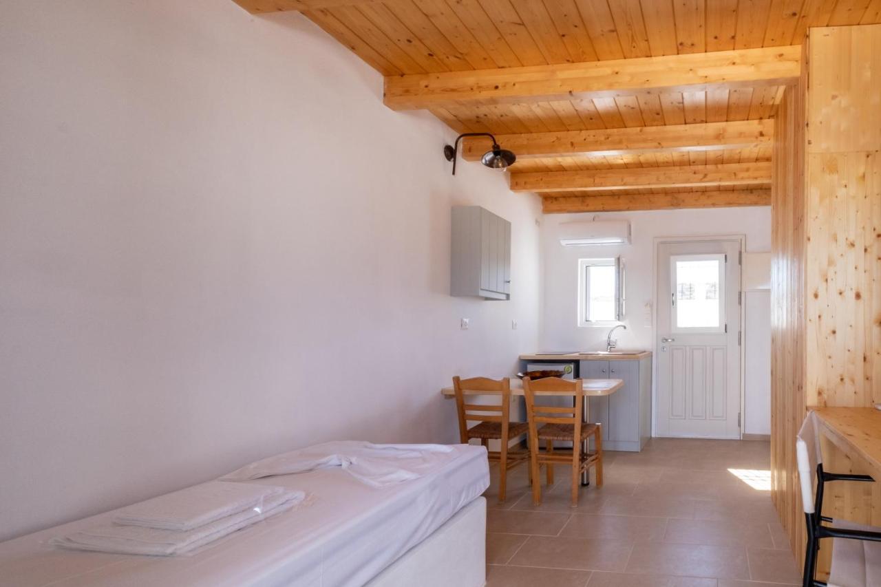 Lorenzo Studios And Suites Paros Naousa Eksteriør billede